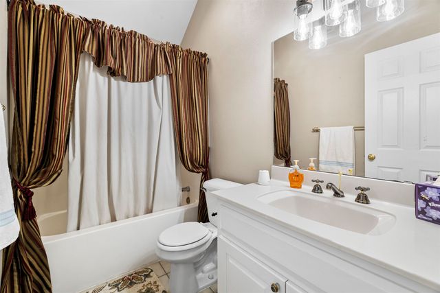 120 Lavender LN, Longview, TX 75605