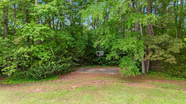 120 Lavender LN, Longview, TX 75605