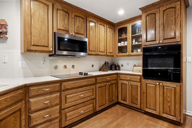 120 Lavender LN, Longview, TX 75605