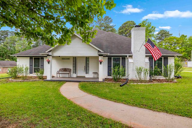 120 Lavender LN, Longview, TX 75605