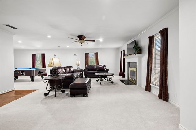 120 Lavender LN, Longview, TX 75605