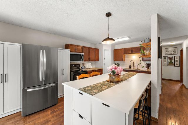 4513 Scott Trail, Eagan, MN 55122