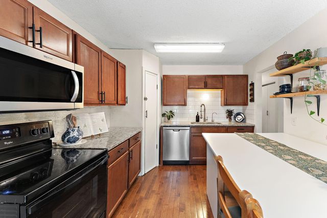 4513 Scott Trail, Eagan, MN 55122