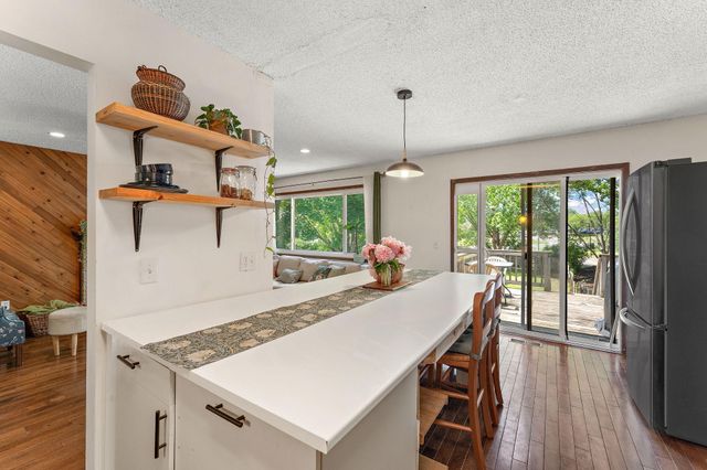 4513 Scott Trail, Eagan, MN 55122
