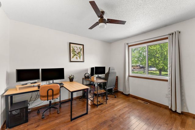 4513 Scott Trail, Eagan, MN 55122