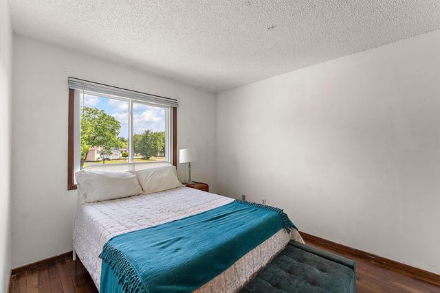 4513 Scott Trail, Eagan, MN 55122