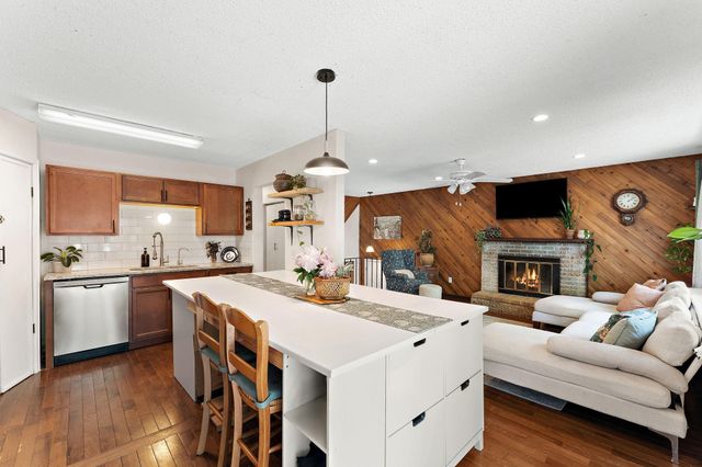 4513 Scott Trail, Eagan, MN 55122