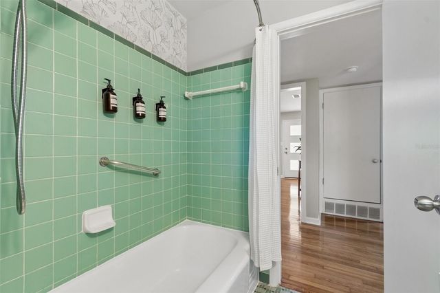 3706 SW 2ND PLACE, Gainesville, FL 32607