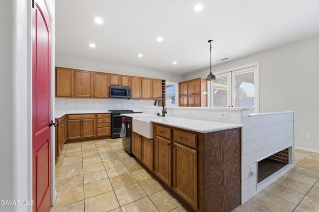 911 Valerie Lane, Tehachapi, CA 93561