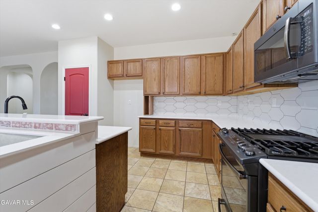 911 Valerie Lane, Tehachapi, CA 93561