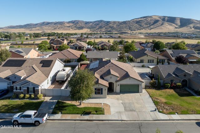 911 Valerie Lane, Tehachapi, CA 93561