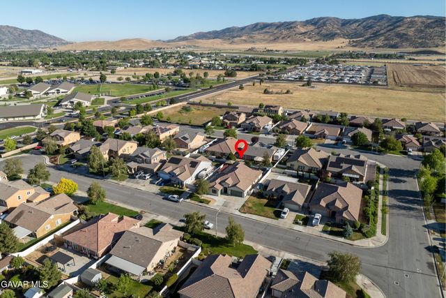 911 Valerie Lane, Tehachapi, CA 93561