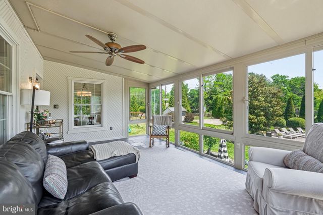 1 DAYLILY DR, Mount Laurel, NJ 08054