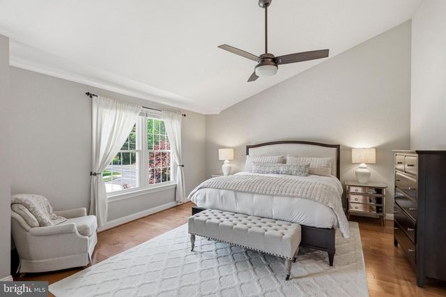 1 DAYLILY DR, Mount Laurel, NJ 08054