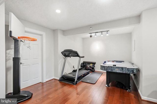 1 DAYLILY DR, Mount Laurel, NJ 08054