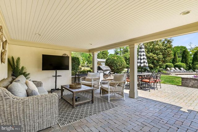 1 DAYLILY DR, Mount Laurel, NJ 08054