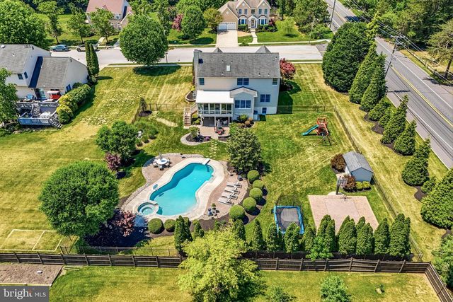 1 DAYLILY DR, Mount Laurel, NJ 08054
