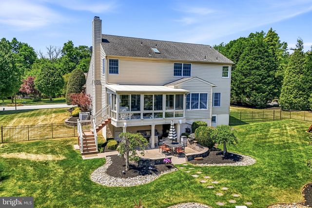 1 DAYLILY DR, Mount Laurel, NJ 08054
