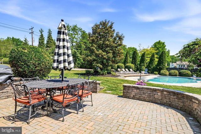1 DAYLILY DR, Mount Laurel, NJ 08054
