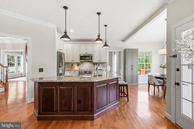 1 DAYLILY DR, Mount Laurel, NJ 08054