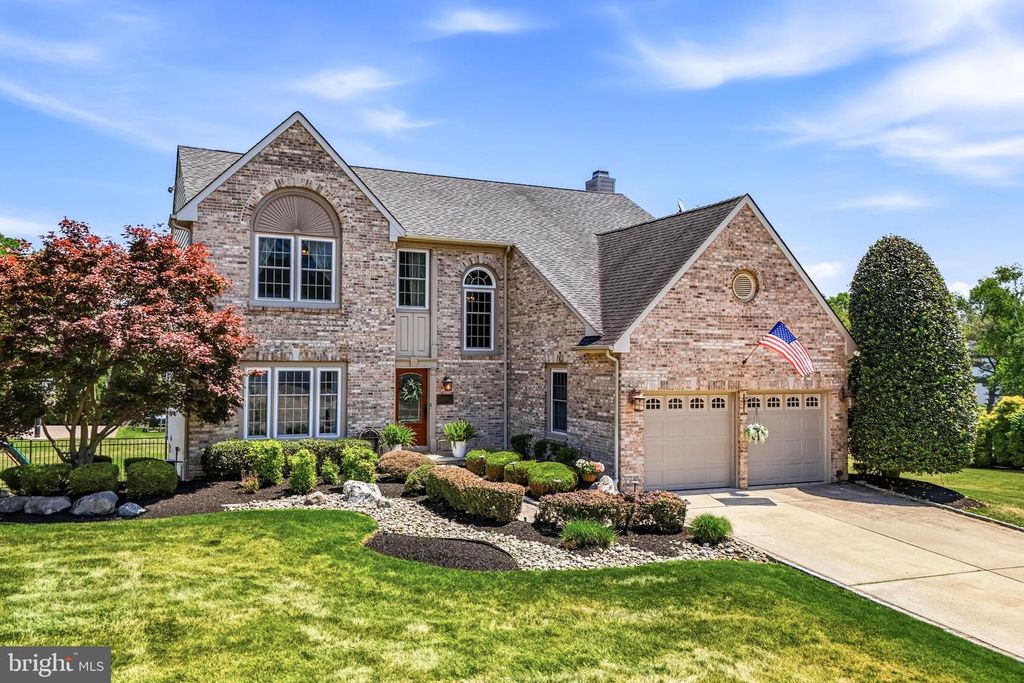 1 DAYLILY DR, Mount Laurel, NJ 08054