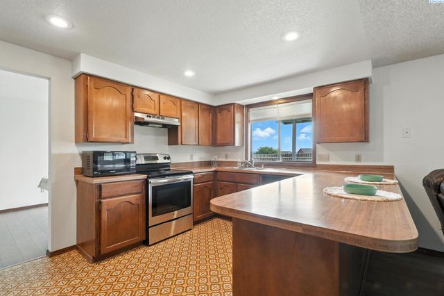 1406 Rimrock Ave, Richland, WA 99352