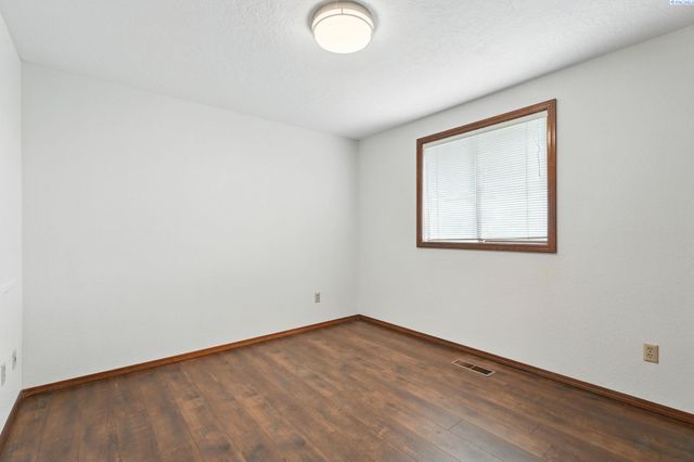 1406 Rimrock Ave, Richland, WA 99352
