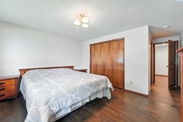 1406 Rimrock Ave, Richland, WA 99352