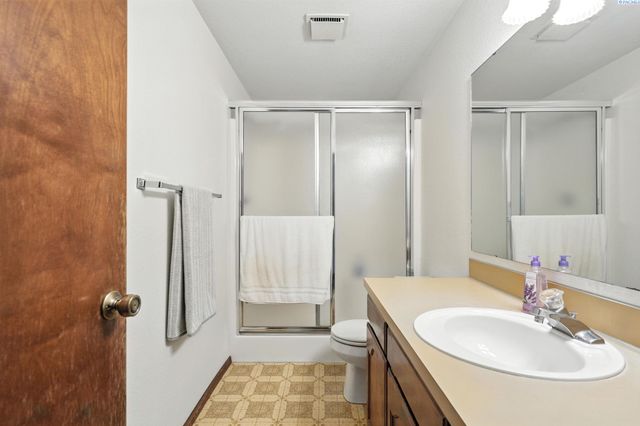 1406 Rimrock Ave, Richland, WA 99352