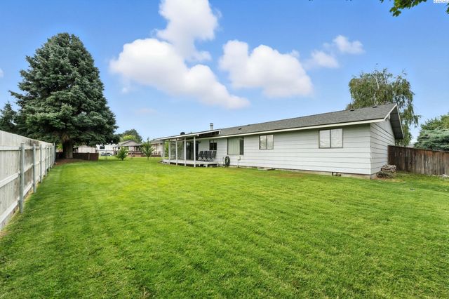 1406 Rimrock Ave, Richland, WA 99352