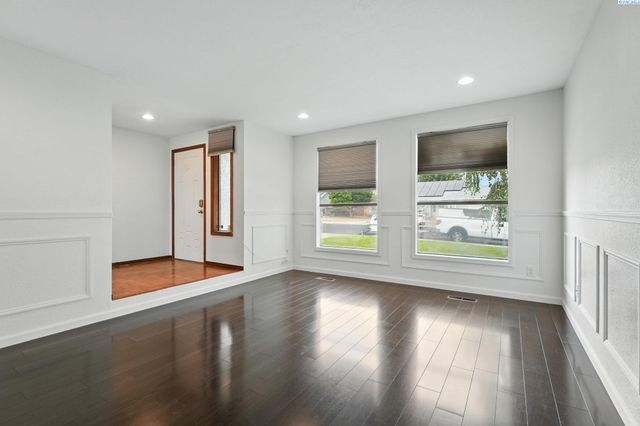 1406 Rimrock Ave, Richland, WA 99352