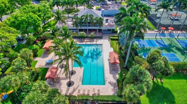 17108 Newport Club Drive, Boca Raton, FL 33496