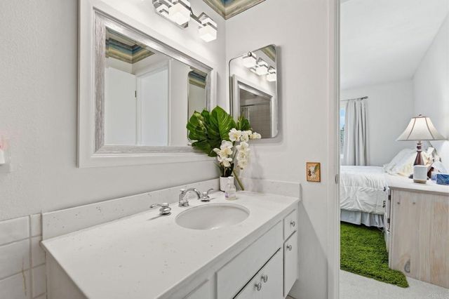 16555 Caminito Vecinos 39, San Diego, CA 92128