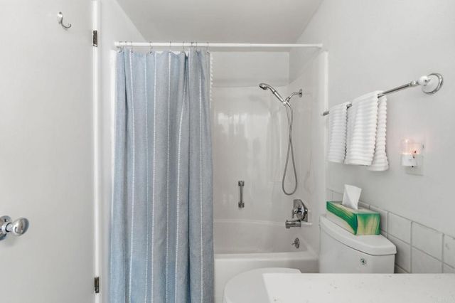 16555 Caminito Vecinos 39, San Diego, CA 92128