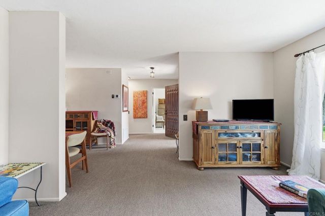 16555 Caminito Vecinos 39, San Diego, CA 92128