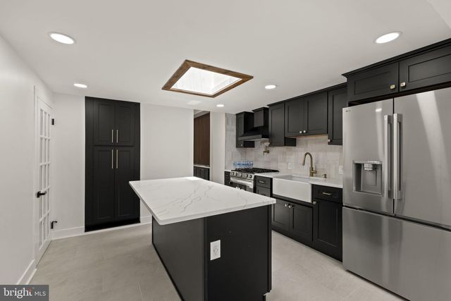 174-76 LAURISTON ST, Philadelphia, PA 19128