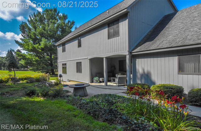 5160 Fenton Road, Hartland Township, MI 48430