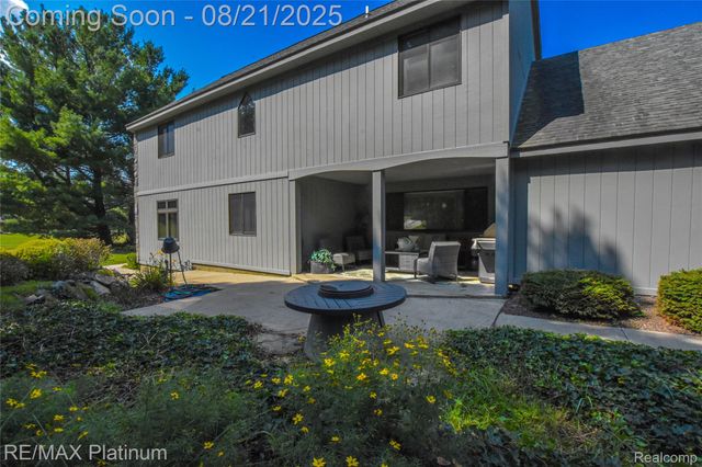 5160 Fenton Road, Hartland Township, MI 48430