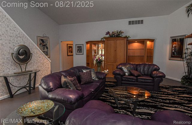 5160 Fenton Road, Hartland Township, MI 48430