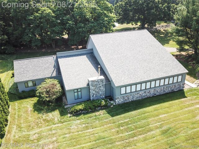 5160 Fenton Road, Hartland Township, MI 48430