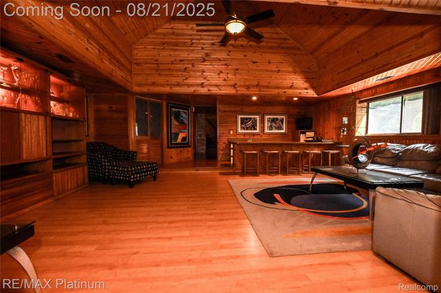 5160 Fenton Road, Hartland Township, MI 48430