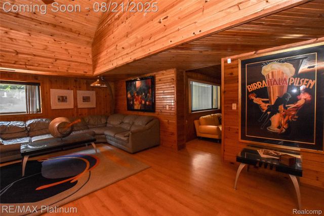 5160 Fenton Road, Hartland Township, MI 48430