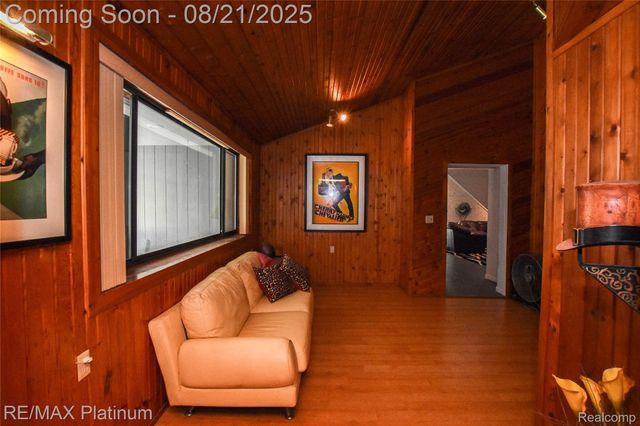 5160 Fenton Road, Hartland Township, MI 48430