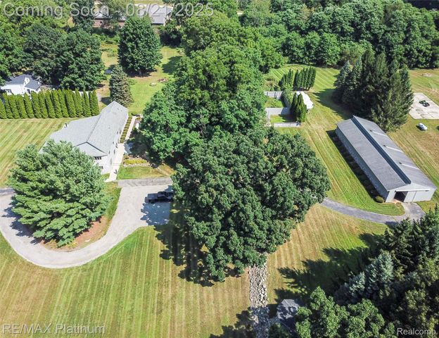 5160 Fenton Road, Hartland Township, MI 48430