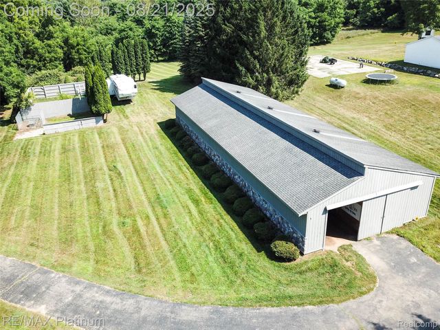 5160 Fenton Road, Hartland Township, MI 48430