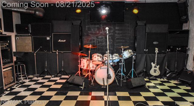 5160 Fenton Road, Hartland Township, MI 48430