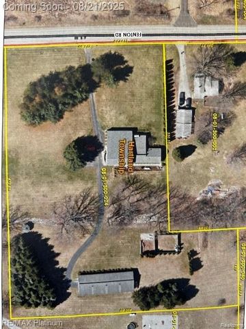 5160 Fenton Road, Hartland Township, MI 48430