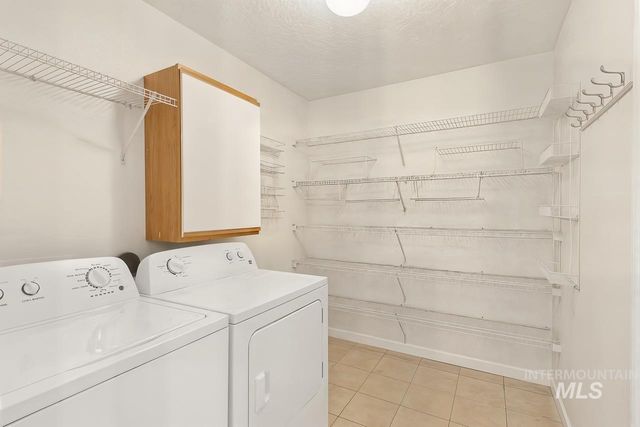 214 Parkmont Way, Caldwell, ID 83605