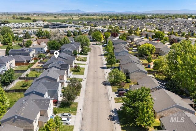 214 Parkmont Way, Caldwell, ID 83605