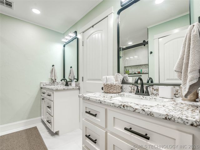 451465 Ridge Road Circle Circle, Afton, OK 74331